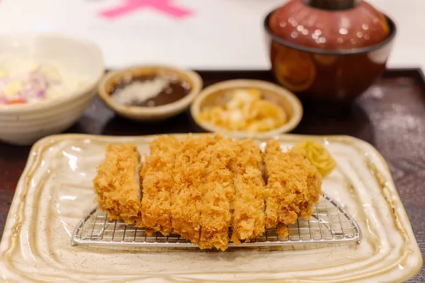 Τονκάτσου Γιαπωνέζικο Φαγητό Κοτολέτες Χοιρινού Χοιρινό Φιλέτο — Φωτογραφία Αρχείου