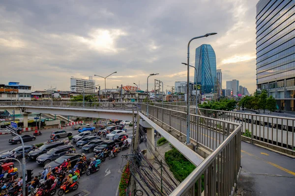 Bangkok Thailand December 2020 Overpass Bij Zonsondergang Met Bangkok Stad — Stockfoto