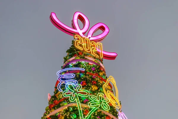 Detalle Hermoso Árbol Navidad Copas Árboles — Foto de Stock