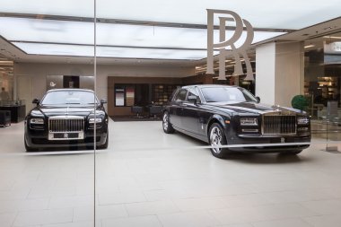 Rolls-Royce motorlu arabalar