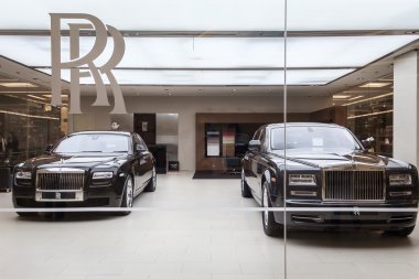 Rolls-Royce motorlu arabalar