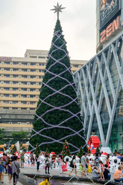 フロント中央世界の祭とクリスマスの装飾 — ストック写真