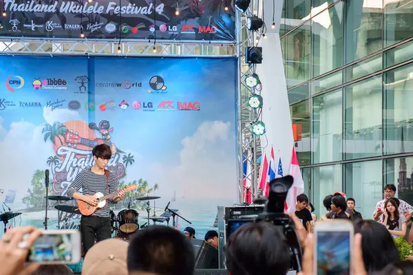 Thailand Ukulele Festivak 4 bij Central World — Stockfoto