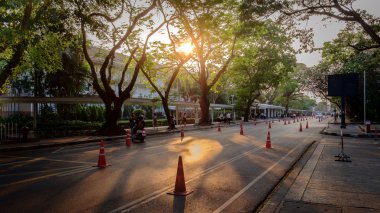 Chulalongkorn Üniversitesi ana yol