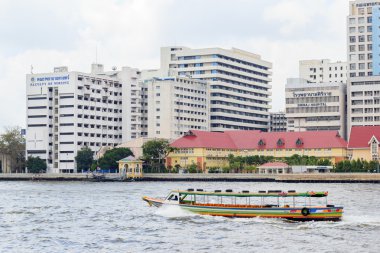 İlk hastane ve tıp shool Siriraj hastane olduğunu