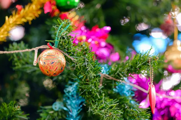 Mendekorasi Natal, bola — Stok Foto