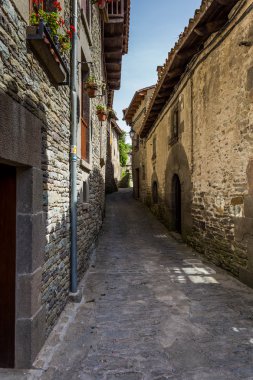 Rupit ben Pruit, Ağustos 2015