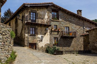 Rupit ben Pruit, Ağustos 2015