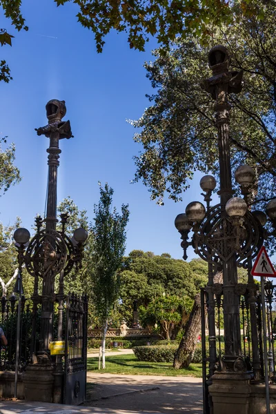 El Parque de la Ciutadella, el arco del Triunfo, Barcelona 2015 — Foto de Stock