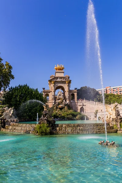 O Parque da Ciutadella, o arco do Triunfo, Barcelona 2015 — Fotografia de Stock