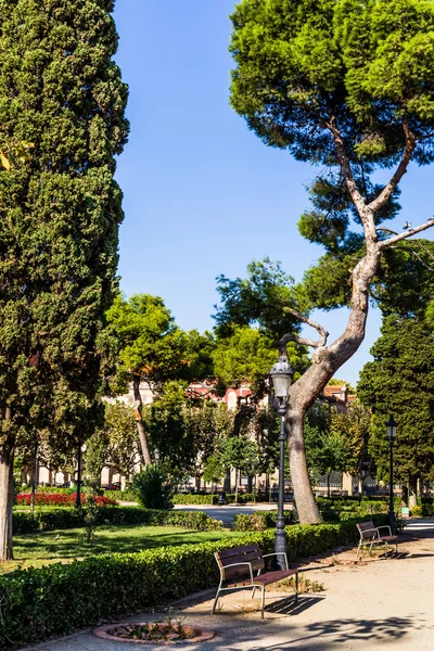 The Park of the Ciutadella, the arc de Triomphe, Barcelona 2015 — Stock Photo, Image