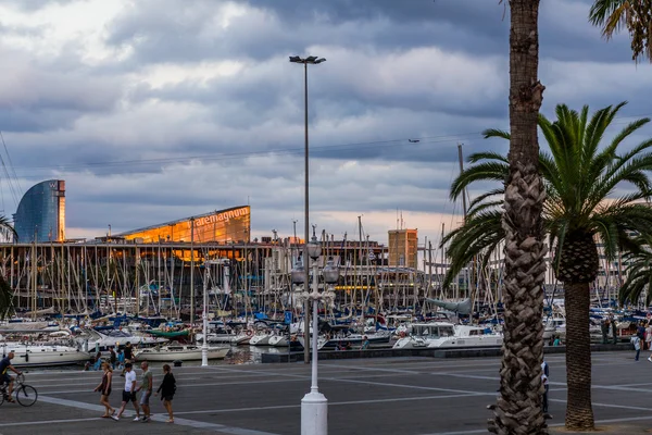 Catalonia, İspanya Barcelona gece, Ağustos 2015. — Stok fotoğraf