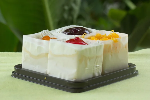 Strawberry, Blueberry, Orange and slice aweet egg mini cake — Stock Photo, Image