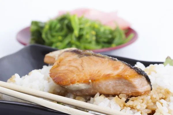 Teriyaki de salmão grelhado com arroz — Fotografia de Stock