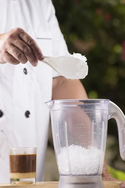 Chef putting grind ice — Stock Photo, Image