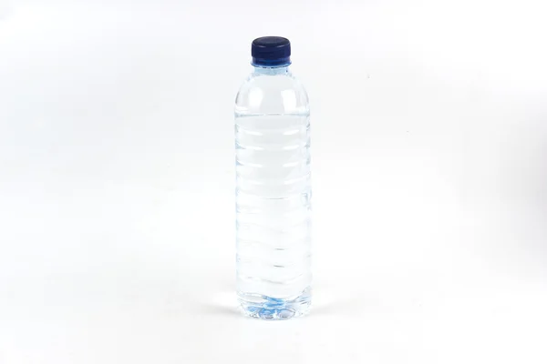 Drinking water in plastic fles — Stockfoto