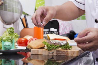 Şef yemek ve Hamburger dekore edilmiş