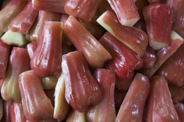 Kırmızı meyve tepsi Rose apple olduğunu 