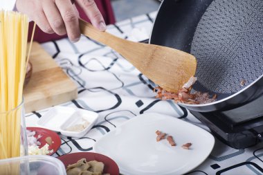 Kızarmış domuz pastırması pan dan plaka poring Şef