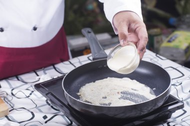 Kırbaçlanan krem pan için dökme Şef 