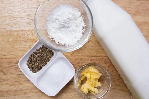 Sal pimienta leche harina mantequilla — Foto de Stock