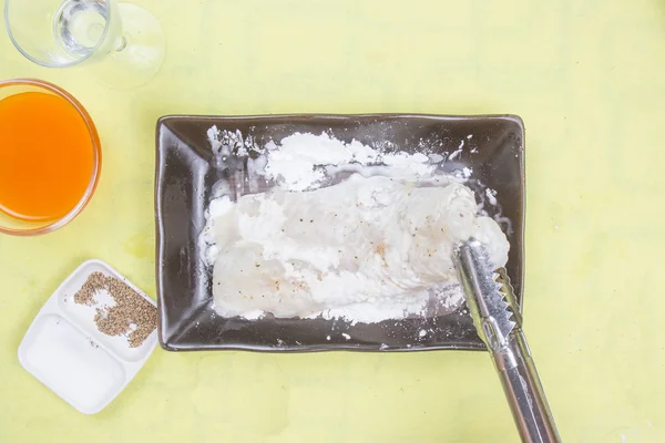 Filet preparat de făină amestecată de pește Dory — Fotografie, imagine de stoc