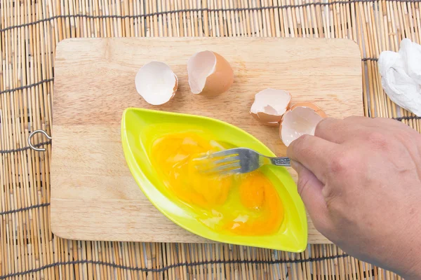 Preparar tortilla con huevos y tenedores — Foto de Stock