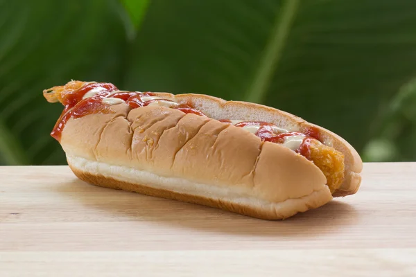 Hot Dog mit Ketchup — Stockfoto