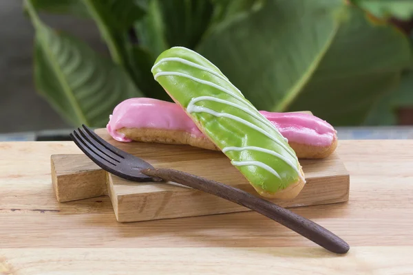 Aardbei en meloen dessert éclair — Stockfoto