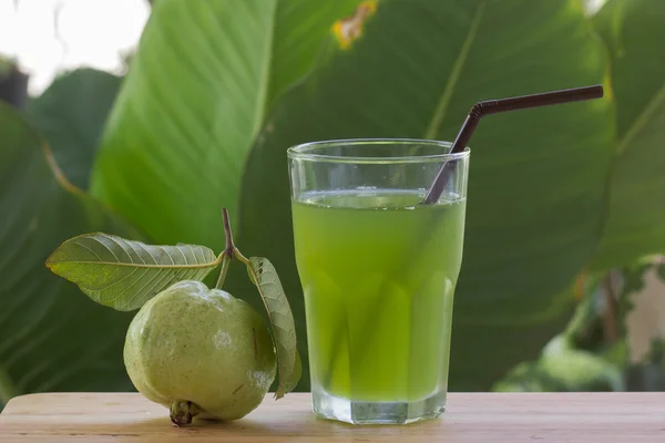 Taze guava suyu — Stok fotoğraf