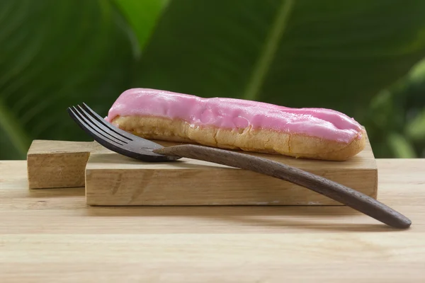 Strawberry dessert eclair — Stock Photo, Image