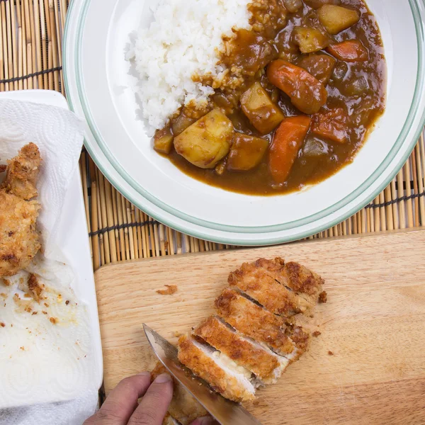 Chef slicing Tongkatsu for decorated Japanese pork curry — Stock Photo, Image