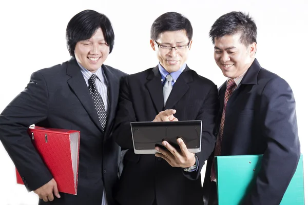 Biznesmen trzy spotkania i używania tabletu — Zdjęcie stockowe