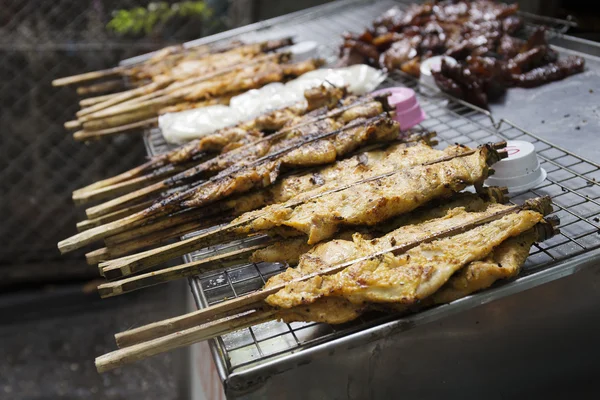 Grilling chicken on the tray — Stock Photo, Image