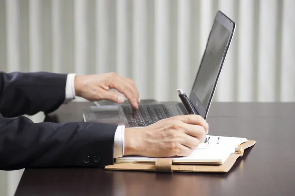 Hands writing at business document — Stock Photo, Image