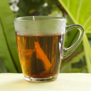 bustine di tè con le tazze