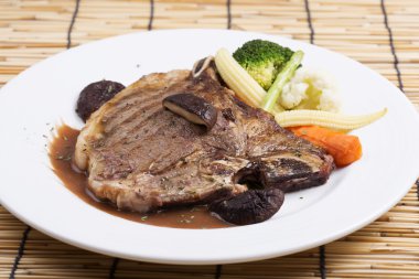 ızgara t-bone biftek