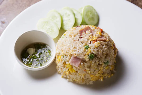 Arroz despedido con jamón —  Fotos de Stock