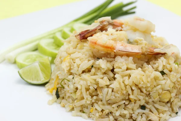 Revuelva el arroz frito con camarones — Foto de Stock