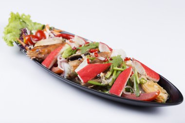 Tay Baharatlı deniz ürünleri salatası 