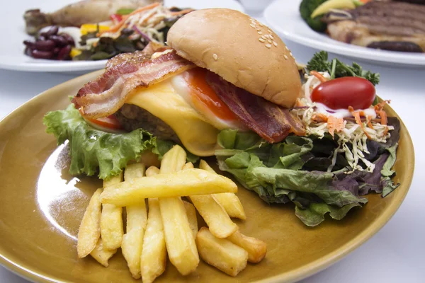 Tocino de carne de hamburguesa —  Fotos de Stock