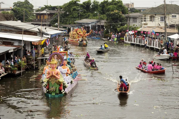 Samut Prakarn, Thailand-oktober 7, 2014: de Lotus geven Festival — Stockfoto