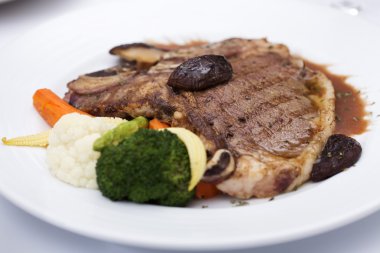 ızgara t-bone biftek 