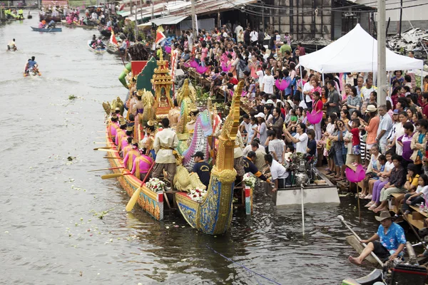 Samut Prakarn, Thailand-Oc Tober 7, 2014: de Lotus geven Festiva — Stockfoto