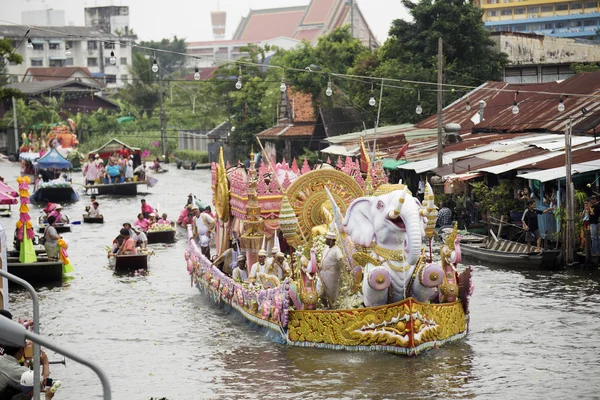 Samut prakarn, thailand-oc 7. Oktober 2014: das lotus giving festiva — Stockfoto