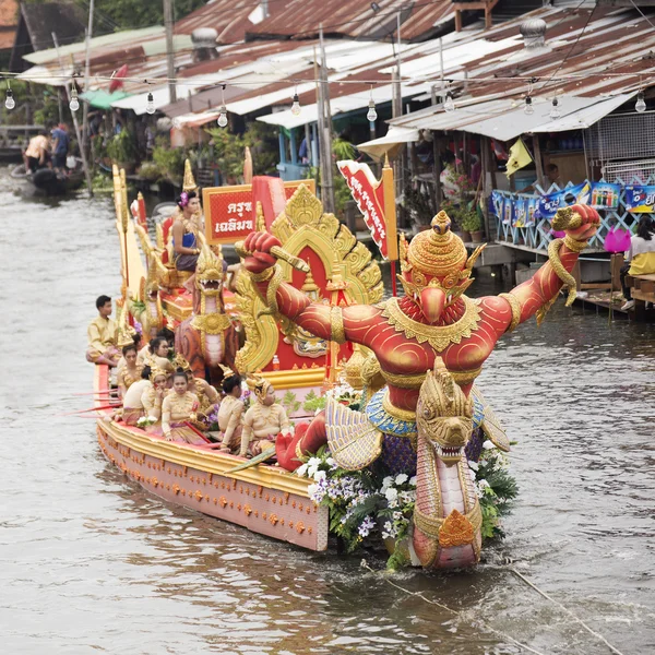 SAMUT PRAKARN, THAILAND-OC TOBER 7, 2014: The Lotus Giving Festiva — Fotografia de Stock