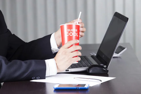 Empresario y refresco — Foto de Stock