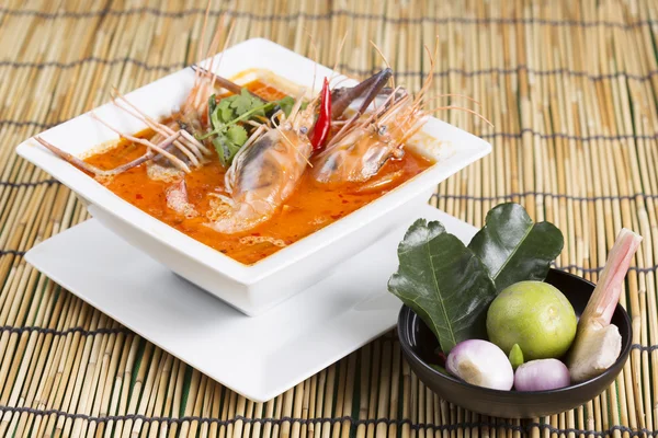 Kyselé a pikantní krevety polévka — Stock fotografie