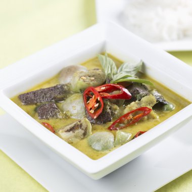 Yeşil köri tavuk çorbası 