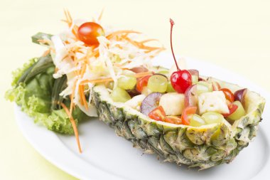 Ananas Meyve salatası